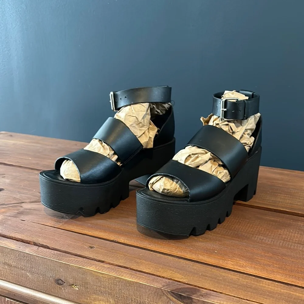 Black Platform Sandals - Picture 1 of 5